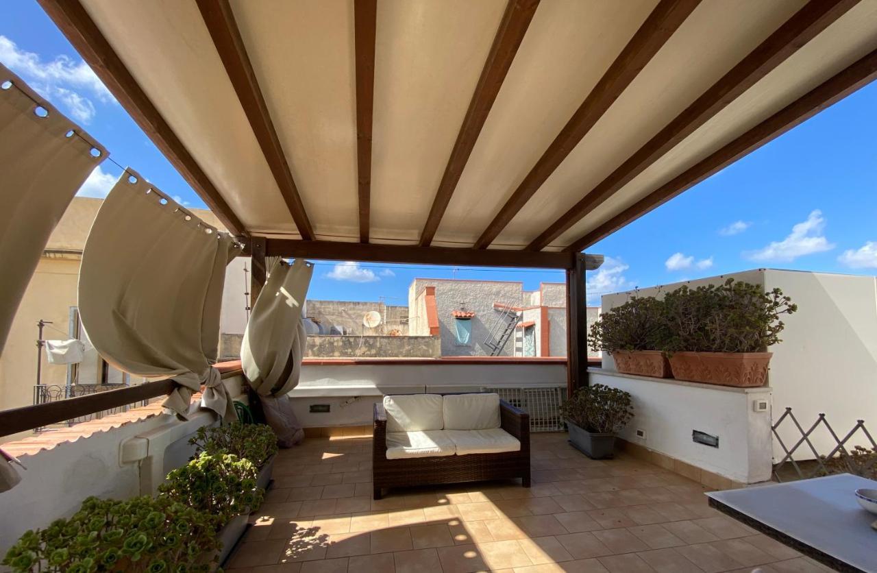 דירות טרפאני Mansarda Con Terrazzo מראה חיצוני תמונה